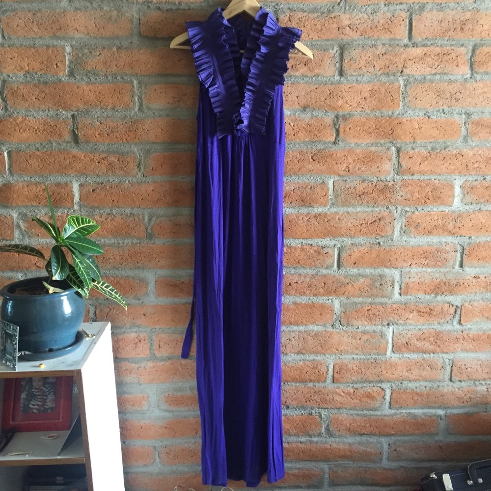 BCBG ruffled collar jersey gown